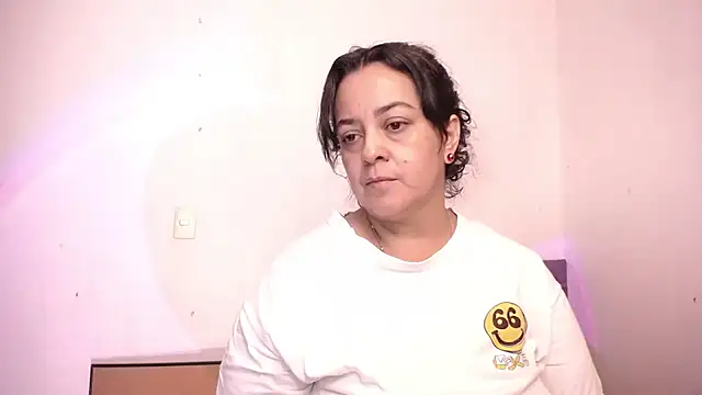 lucia vonne  online show from 3, 6, 2026