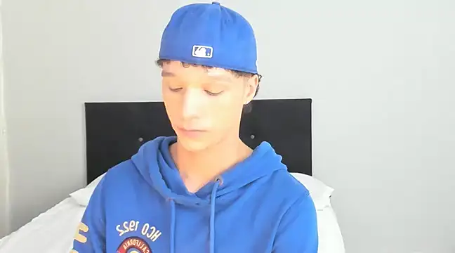 angelcortes online show from 4, 3, 2025