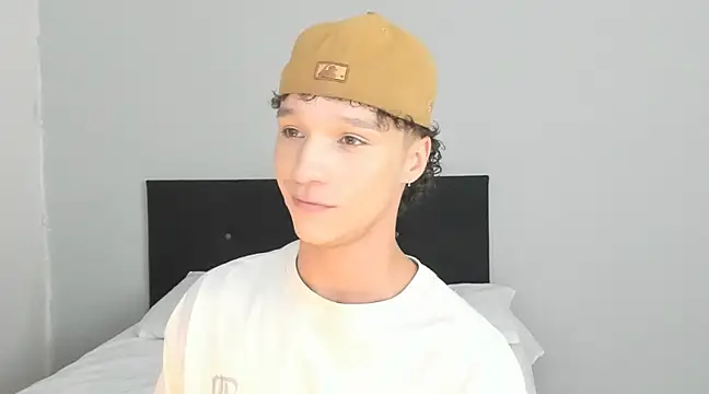 angelcortes online show from 5, 3, 2025