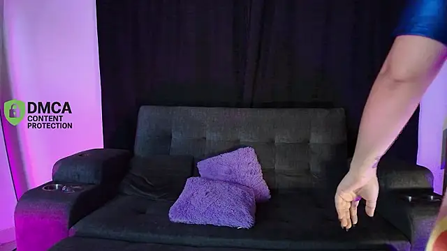 yungelitamor  online show from 9, 3, 2026