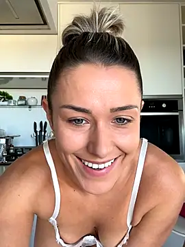 petrouchkaaa  online show from 25, 11, 2025