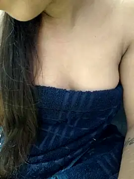 Snapshot of Roshni_98 chatting on 11, 9, 2025 Roshni 98 online show from 11, 9, 2025