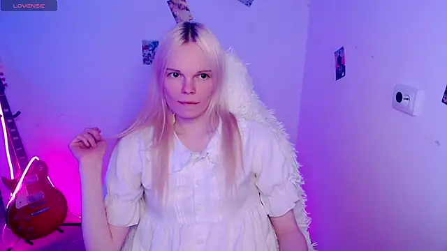 Emily Nyaffee online show from 26, 11, 2025