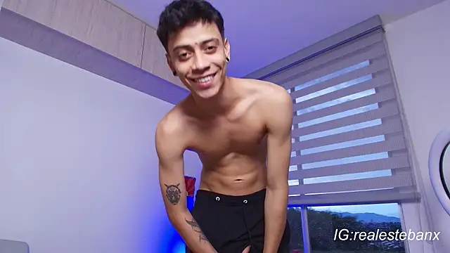 Snapshot of Esteban_Knight chatting on 15, 10, 2025 Esteban Knight online show from 15, 10, 2025