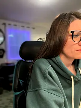 LadyLena1 online show from 26, 11, 2025