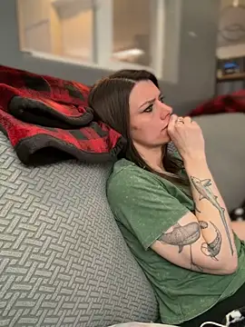 LadyLena1 online show from 17, 12, 2025