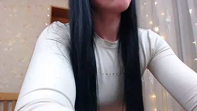 Snapshot of JuicyJess chatting on 3, 2, 2025 JuicyJess online show from 3, 2, 2025