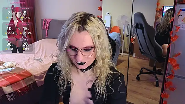 Snapshot of Lori_Myaf chatting on 22, 10, 2025 Lori Myaf online show from 22, 10, 2025