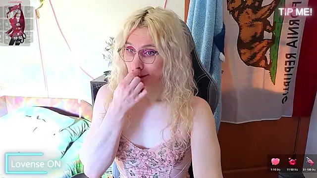 Lori Myaf online show from 9, 4, 2026