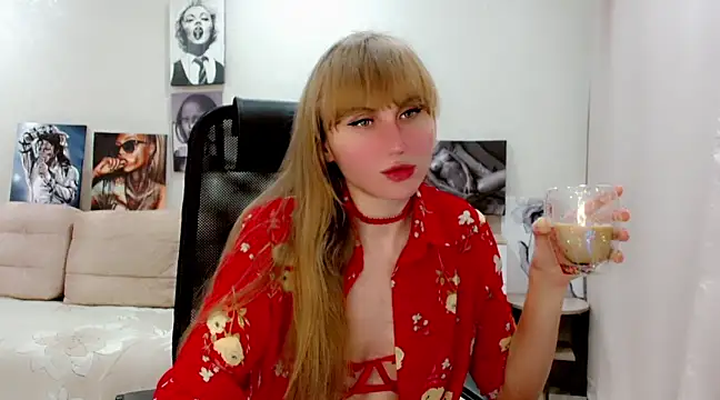 Snapshot of EveLove33 chatting on 7, 3, 2025 EveLove33 online show from 7, 3, 2025