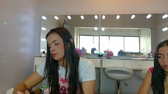 Snapshot of candymia68 chatting on 8, 5, 2026 candymia68 online show from 8, 5, 2026
