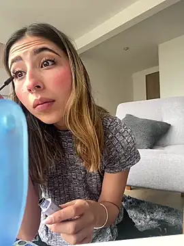 Ameellie online show from 4, 3, 2025