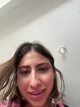 Ameellie online show from 4, 12, 2025