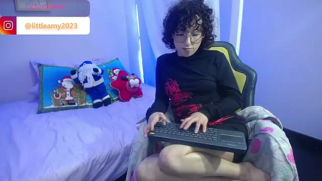 Snapshot of little__amy_ chatting on 26, 12, 2024 little amy online show from 26, 12, 2024