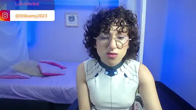 Snapshot of little__amy_ chatting on 29, 12, 2024 little amy online show from 29, 12, 2024