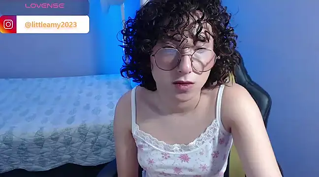Snapshot of little__amy_ chatting on 19, 1, 2025 little amy online show from 19, 1, 2025