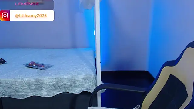 Snapshot of little__amy_ chatting on 30, 1, 2025 little amy online show from 30, 1, 2025