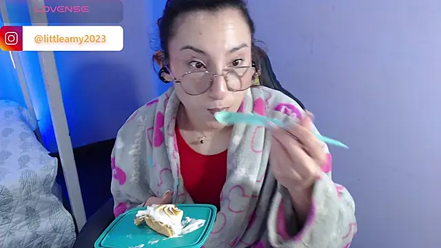 Snapshot of little__amy_ chatting on 7, 2, 2025 little amy online show from 7, 2, 2025