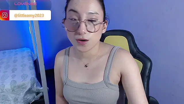 Snapshot of little__amy_ chatting on 9, 2, 2025 little amy online show from 9, 2, 2025