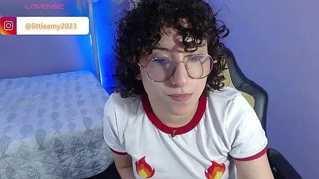 Snapshot of little__amy_ chatting on 16, 2, 2025 little amy online show from 16, 2, 2025