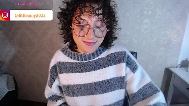 Snapshot of little__amy_ chatting on 12, 3, 2025 little amy online show from 12, 3, 2025