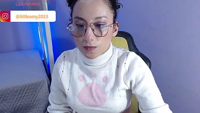 Snapshot of little__amy_ chatting on 21, 3, 2025 little amy online show from 21, 3, 2025