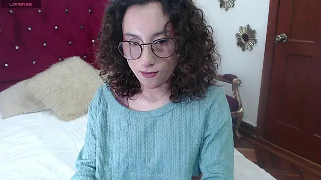 Snapshot of little__amy_ chatting on 11, 9, 2025 little amy online show from 11, 9, 2025