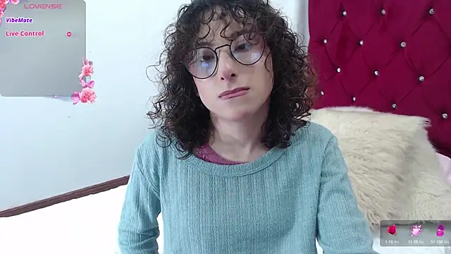 Snapshot of little__amy_ chatting on 16, 9, 2025 little amy online show from 16, 9, 2025