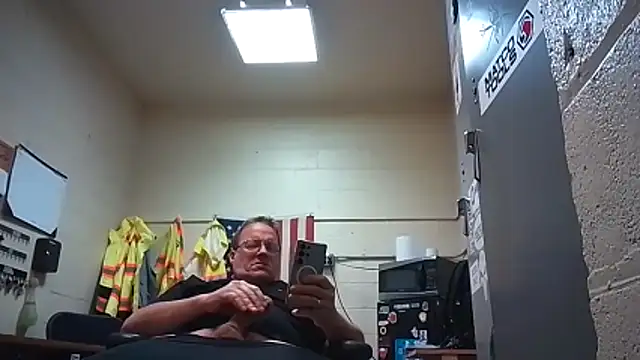 Snapshot of Cockrub1 chatting on 14, 12, 2025 Cockrub1 online show from 14, 12, 2025