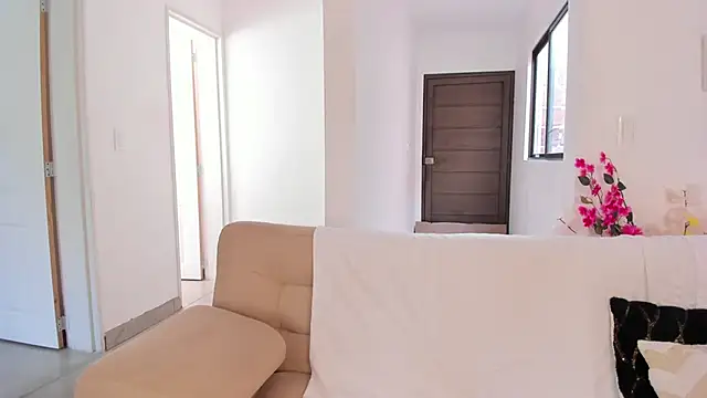 Alaia Ferrer  online show from 9, 11, 2025