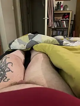 Snapshot of chatting on 29, 9, 2025 online show from 29, 9, 2025