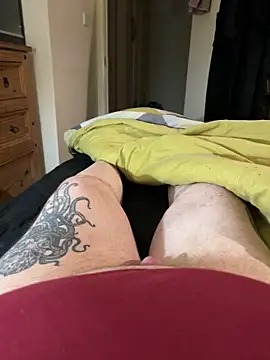 Snapshot of chatting on 27, 11, 2025 online show from 27, 11, 2025