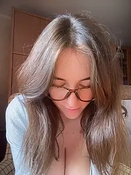 Snapshot of MommmyYummy chatting on 28, 7, 2026 MommmyYummy online show from 28, 7, 2026