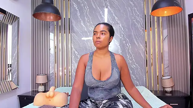 CiaraHarris online show from 18, 2, 2025