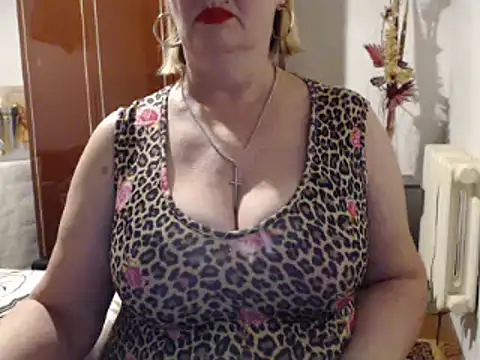 Secretfox online show from 1, 12, 2025