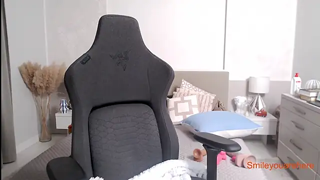 Smileyouarehere online show from 20, 9, 2025