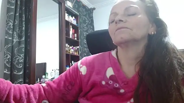 asleycavta online show from 7, 4, 2026