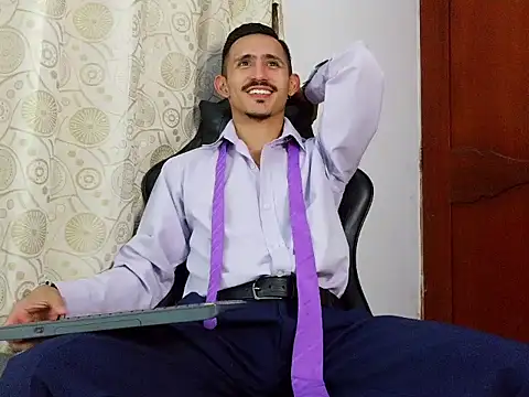HomeAloneK online show from 28, 4, 2026