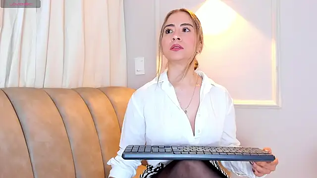 Lia walton online show from 29, 11, 2025