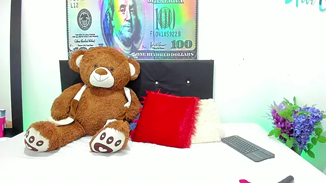 Snapshot of ZahiraEvans_ chatting on 3, 10, 2025 ZahiraEvans  online show from 3, 10, 2025