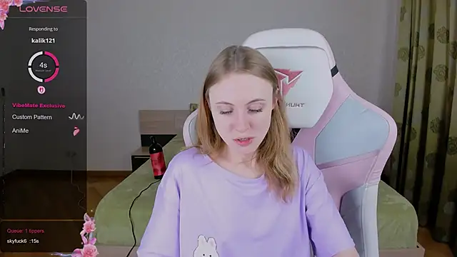 Snapshot of Cowell_Adelina chatting on 9, 3, 2025 Cowell Adelina online show from 9, 3, 2025