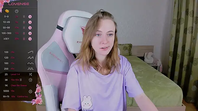 Snapshot of Cowell_Adelina chatting on 10, 3, 2025 Cowell Adelina online show from 10, 3, 2025