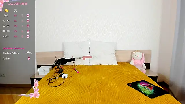 Snapshot of Cowell_Adelina chatting on 24, 9, 2025 Cowell Adelina online show from 24, 9, 2025