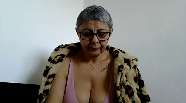 roseblak42 online show from 22, 2, 2025
