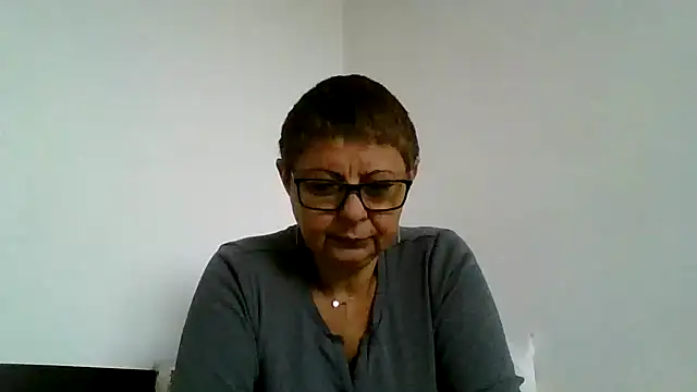 roseblak42 online show from 3, 10, 2025