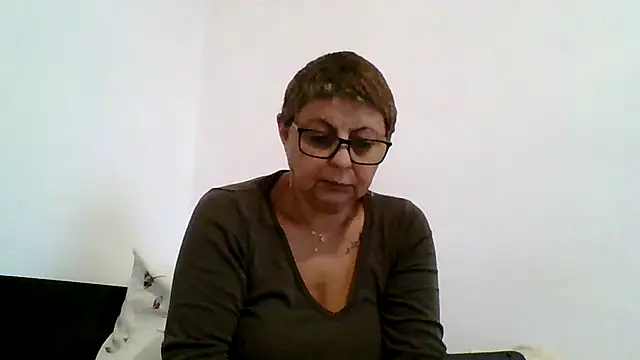 roseblak42 online show from 13, 10, 2025
