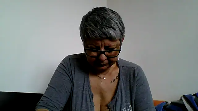 roseblak42 online show from 8, 3, 2026