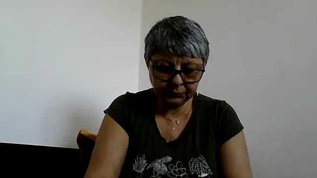 roseblak42 online show from 13, 3, 2026