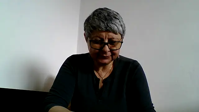 roseblak42 online show from 18, 3, 2026