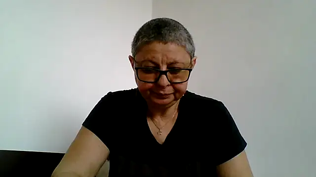 roseblak42 online show from 12, 4, 2026